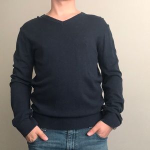 Thin sweater